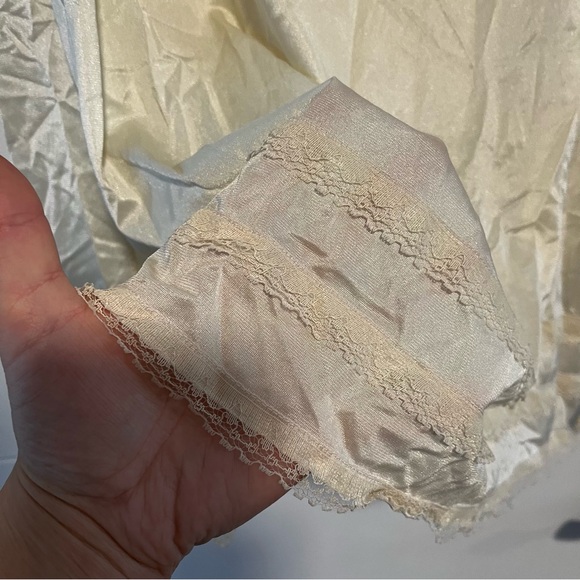 Sears Tradition | Vintage Lace Slip - Picture 4 of 11